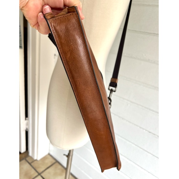 COACH Manhattan Convertible Slim Messenger Bag in Brown - Picture 10 of 16